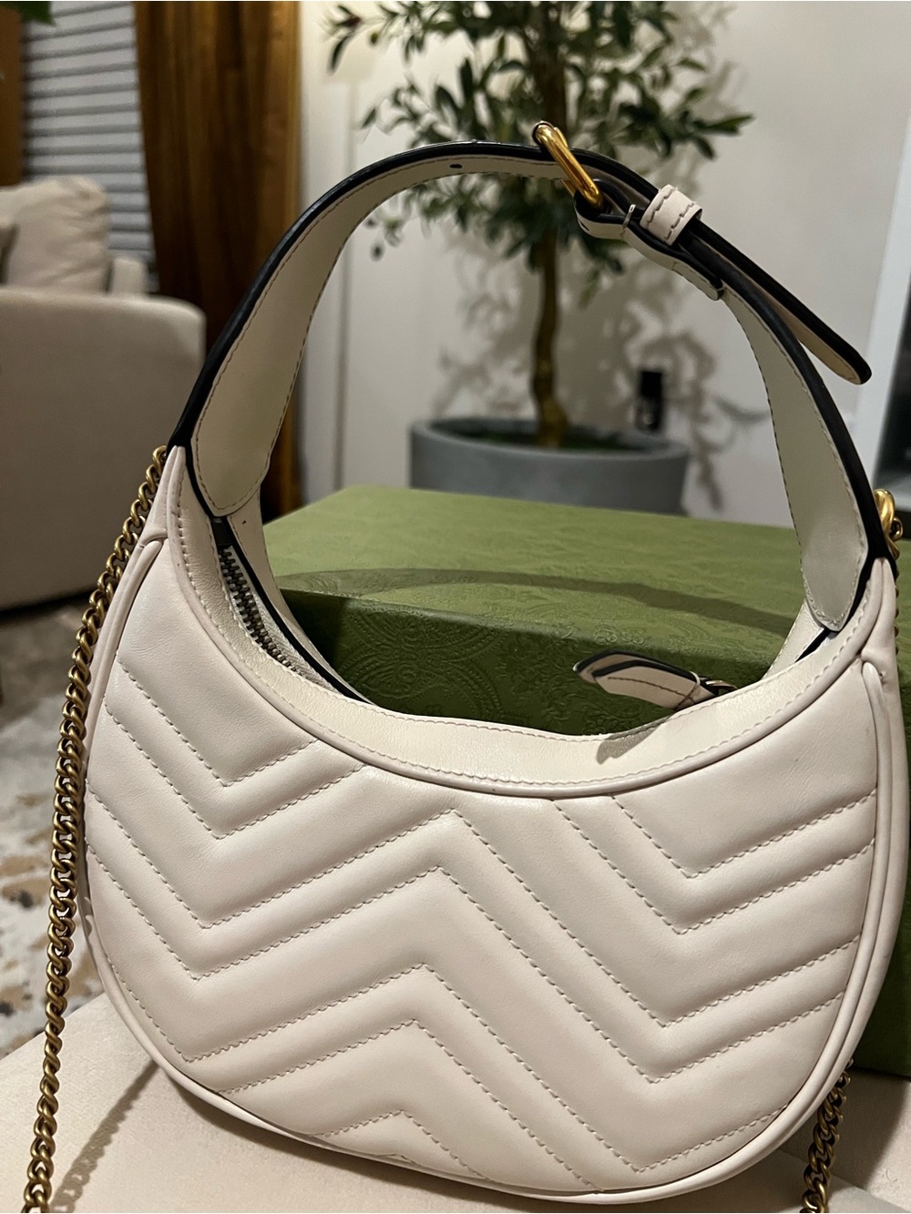 Gucci GG Marmont Small Shoulder Bag - Picture 5 of 7